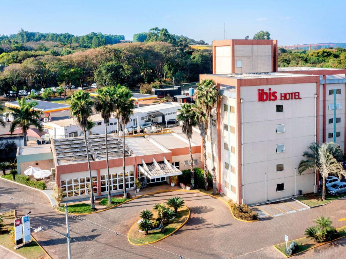 ホテル Ibis ピラシカーバ エクステリア 写真