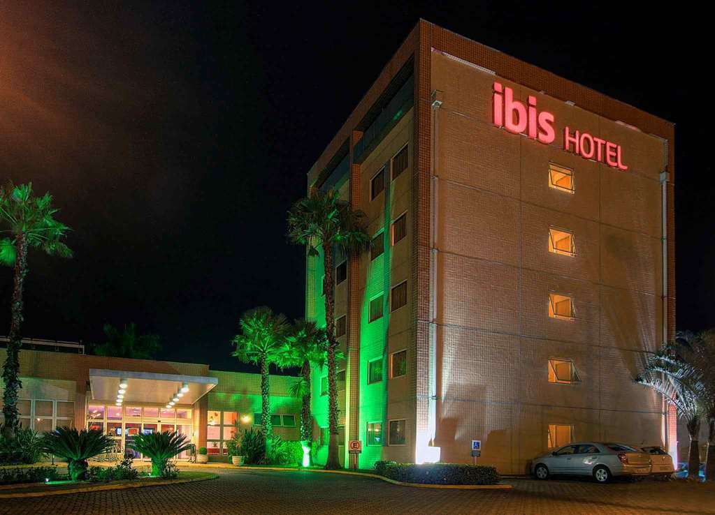 ホテル Ibis ピラシカーバ エクステリア 写真